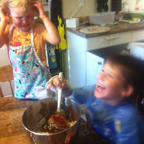 Baking With Family, Messy Mom Aesthetic, Baking With Kids Aesthetic, Cooking With Kids Aesthetic, Messy Baking Aesthetic, Two Kids Aesthetic, Cooking Together Aesthetic, Baking Reference, Parent Aesthetic