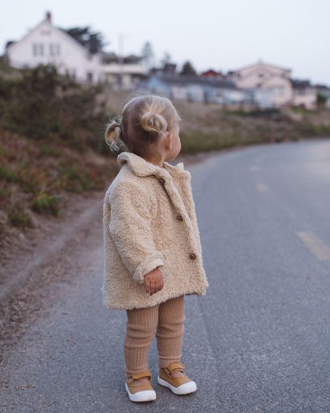 Girls Winter Outfits, Kids Goals, Toddler Girl Fall, Julia Berolzheimer, Toddler Winter, Toddler Fall, Fall Styles, Girls Fall Outfits