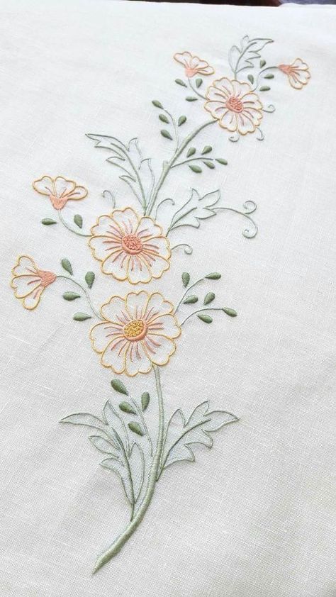 Flower Embroidery Pattern, Hand Embroidery Patterns Flowers, Floral Embroidery Patterns, Hand Embroidery Videos, Basic Embroidery Stitches, Hand Embroidery Tutorial, Border Embroidery Designs, Pola Sulam, Embroidery Stitches Tutorial