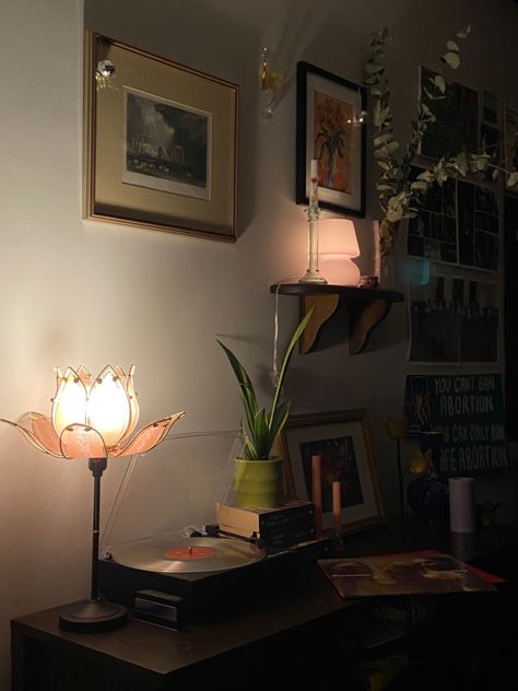 Lamp Cute, Lotus Lamp, Macaulay Culkin, Flower Lamp, Lotus Leaves, Lamp Vintage, Home Alone, Plant Mom, Indian Style