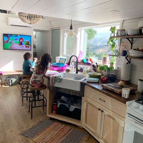 Family of 5 Go From 2,000-sq.-ft. To 440-Sq.-Ft. Tiny House Family Of 5 In A 2 Bedroom, Small Home For Family Of 5, Family Of 5 Tiny House, Small Home Big Family, Tiny House Big Family, Tiny Home For Family Of 5, Tiny Home For Family, Small House Big Family, Big Family Small House