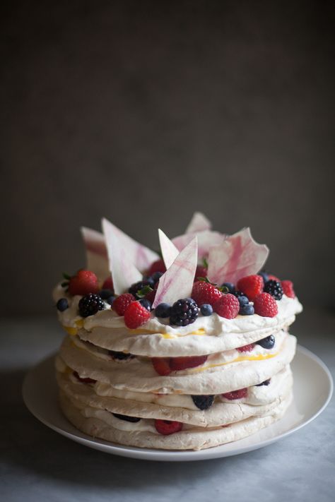 Almond Dacquoise Cake with Lemon Curd, Cream and Berries Dacquoise Cake, Pavlova Recipe, Homemade Marshmallows, French Dessert, Cookie Cups, Keto Food, Lemon Desserts, Roasted Almonds, Toasted Almonds