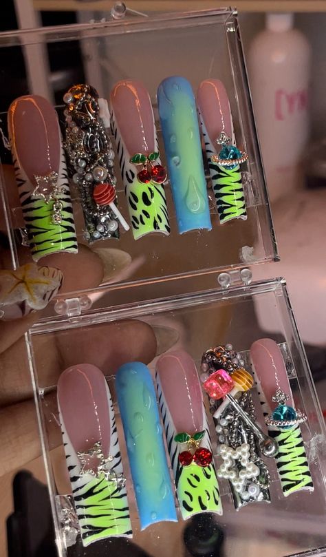 animal print bling french tip press ons! 5xl Nails, Neon Animal Print Nails, Junk Nails Bling, Long Exotic Nail Designs, Bling French Tip, French Tip Press Ons, Gold Nails Prom, Exotic Nail Designs, Nails Bling