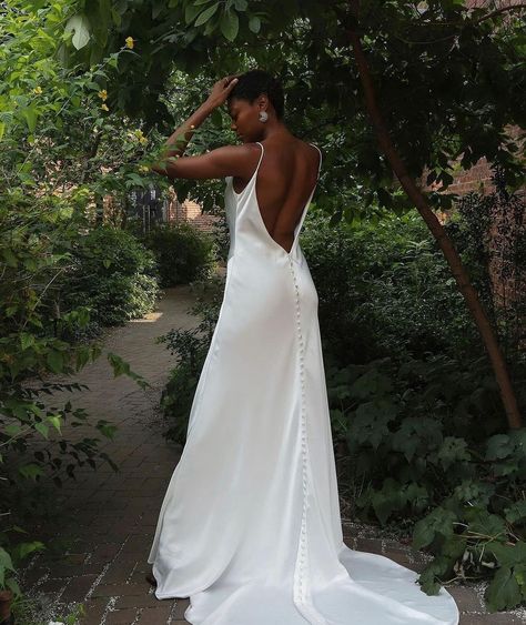 sleek + chic with this stunning @essenseofaustralia gown that will be at our trunk show 4.26-4.28 🤍 Satin Backless Wedding Dress, Slinky Wedding Dress, Ruched Wedding Dress, Wedding Dress With Train, Second Dress, Modern Wedding Gown, Dress With Train, Sleek Chic, Wedding Reception Dress