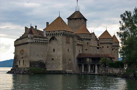 Snow White Castle, Beast's Castle, Medieval Fortress, The Emperor's New Groove, Sleeping Beauty Castle, Vevey, Disney Magic Kingdom, Lake Geneva, Disney Castle