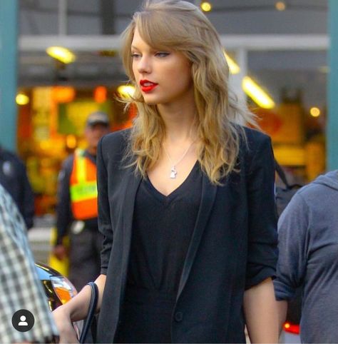 Red Era, Red Carpet Photos, Taylor Swift Web, Taylor Swift Red, Taylor Swift Hair, Red Taylor, January 21, Taylor Swift 13, Taylor Swift Pictures