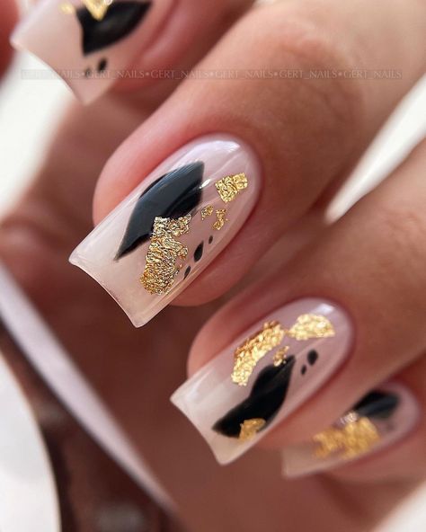 Gold Wedding Nails, Brides 2023, Gold Nail Ideas, Russian Nails, Abstract Nail, 2023 Nails, Nails Beautiful, Wedding Nails Glitter, Gold Glitter Nails