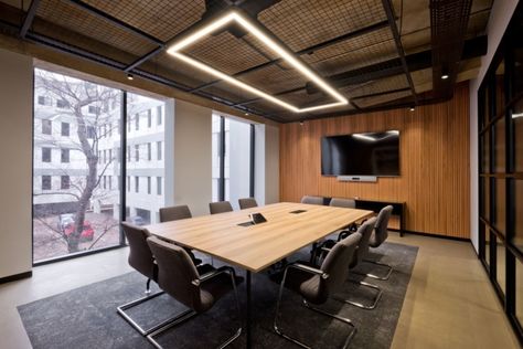 Meeting Room Design Office, Meeting Room Design, Functional Office, Collaborative Workspace, Real Estate Design, Modern Office Decor, Estate Design, Office Meeting Room, Real Estates Design