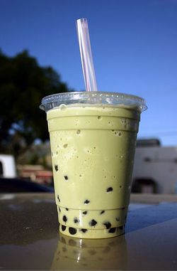 Love boba tea. You have to search around and try different teahouses to find which you like best. But over all, delious drink.                                                     -P.Up (Predictably Unpredictable) Matcha Bubble Tea, How To Make Bubbles, Bubble Tea Recipe, Smoothie Mix, Iced Matcha, Sweet Drinks, Boba Tea, Matcha Green Tea, Tea Recipes