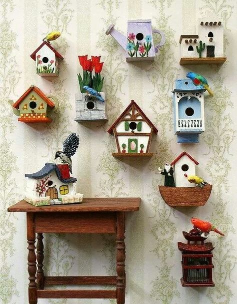 Via Shabby in Love facebook Home Craft Decor, Painted Pots Diy, Diy Crafts For Adults, Decorative Bird Houses, Diy Decor Crafts, Diy Crafts For Home Decor, Cute Home Decor, Easy Craft, Homemade Crafts