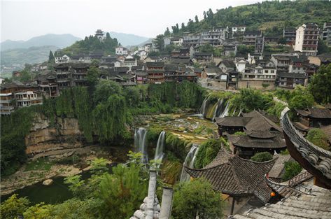 Furong Ancient Town | Furong Hunan - Wendy Wei Tours China Travel Guide, Ancient Chinese Architecture, Zhangjiajie, Location Inspiration, Fantasy City, Chinese Architecture, Fantasy Places, Landscape Scenery, China Travel