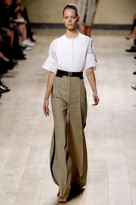 2010s Fashion, Phoebe Philo, Business Outfit, Wide Pants, 가을 패션, White Shirt, Capsule Wardrobe, Work Wear, Fashion Show