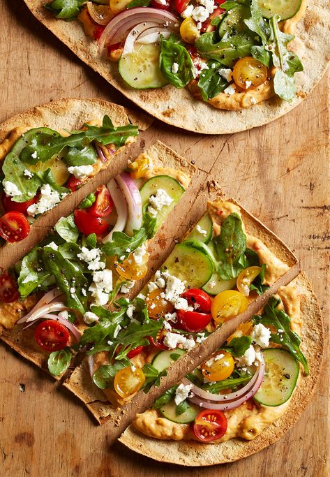 Arugula Flatbread Pizza, Asparagus Flatbread, Quick Flatbread, Flatbread Toppings, Italian Flatbread, Caprese Bruschetta, Healthy Flatbread, Caprese Appetizer, Easy Bruschetta Recipe