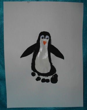 Preschool Winter, Penguin Crafts, Penguin Craft, Toddler Ideas, Baby Art Projects, Footprint Crafts, Penguin Art, Daycare Activities, Footprint Art