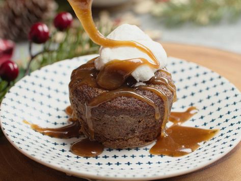 Individual Sticky Toffee Pudding. Used sauce from other recipe. Freezes well in ramekins with added sauce. Reheat 40 seconds and then addition 40 seconds or until heated through. Serve with custard or cream. Sticky Toffee Pudding Recipe, Toffee Pudding Recipe, English Recipes, Valentine's Dinner, Gordon Ramsay Recipe, Bread Man, Toffee Sauce, Toffee Pudding, Sticky Toffee Pudding