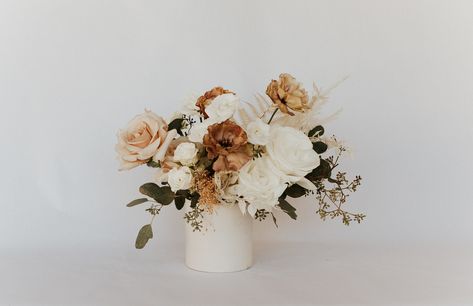 Spring Neutral Wedding Flowers, Neutral Flower Table Arrangements, Simple Fall Wedding Florals, Fall White Wedding Bouquet, Flower Arrangements Neutral, Toffee And White Wedding Flowers, Earth Tone Bridesmaid Bouquet, Muted Wedding Bouquet, Toffee Wedding Bouquet