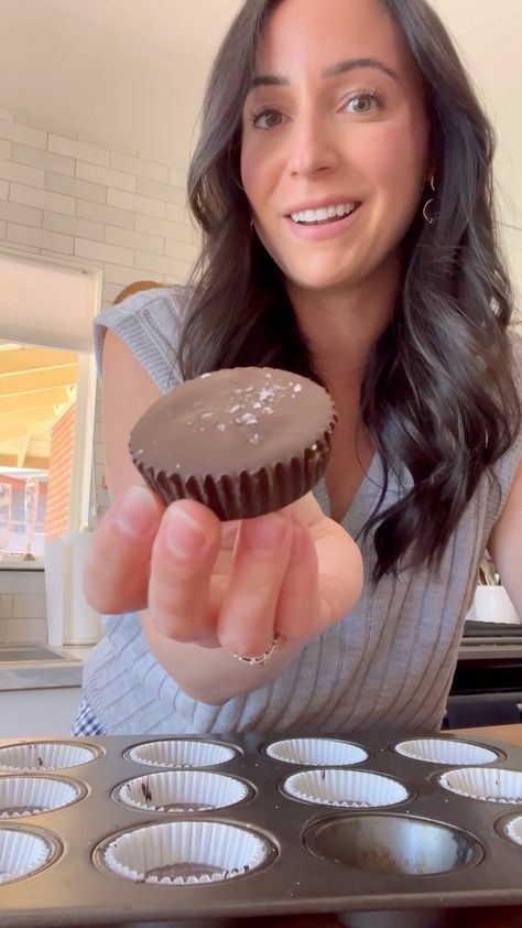 Jenna Barnard | I looooooved Reese’s as a kid but my adult tastebuds just can’t handle the super sugary sweetness anymore! So these homemade peanut butter... | Instagram Jenna Barnard, Homemade Peanut Butter Cups, Perfect Cookies, Homemade Peanut Butter, Candied Nuts, Perfect Cookie, Strawberry Jam, Refined Sugar Free, Peanut Butter Cups