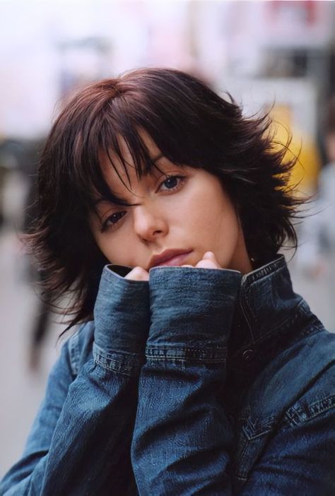 seamuck, tatugirls: Julia Volkova Moscow, 2001 Hair Reference, Last Fm, Cut My Hair, Hair Inspo Color, Grunge Hair, Dream Hair, Aesthetic Hair, Look Cool, Pretty Hairstyles