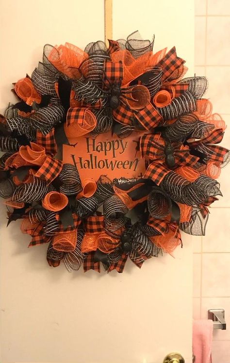 Decomesh Halloween Wreath, Farmhouse Halloween Wreath, Cute Halloween Wreaths, Halloween Reefs Front Doors, How To Make A Halloween Wreath, Halloween Wreaths Diy Dollar Stores, Halloween Deco Mesh Wreaths, Halloween Reef, Halloween Wreath Ideas Diy