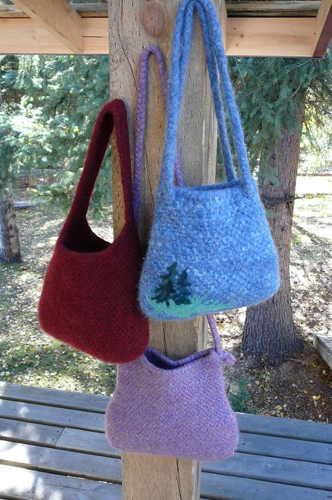 WildWooliesStudio's Crochet Felted Bags Felted Crochet Bag, Felted Slippers Pattern, Felted Bags, Felted Bag, Knitting Bag Pattern, Felted Bowls, Felted Crochet, Knit Purse, Felted Slippers