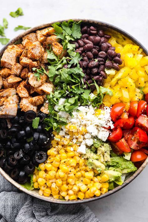 Southwest Dressing, Santa Fe Salad, Chicken Black Beans, Food Substitutions Healthy, Easy Coleslaw, Coleslaw Recipe Easy, Black Beans Corn, Clean Eating Diet Plan, Tortilla Strips