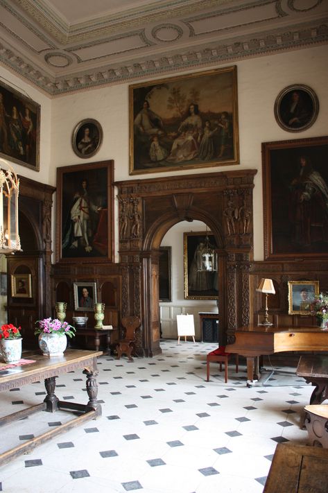 England Manor Interior, Tudor Castle Interior, Country Manor Interior, British Manor Houses Interior, Old Manor House Interior, Old English House Interior, Castle Interior Aesthetic, Manor Entrance, English Manor Houses Interior