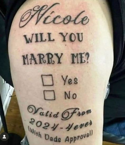 Man With No Name Tattoo, Non Common Tattoos, Men Tattoo Girlfriend Name, Girlfriend Name Tattoos For Men, Name Tattoo For Men, Married Tattoos, Romantic Tattoos, Upper Arm Tattoo Men, Name Tattoos For Men