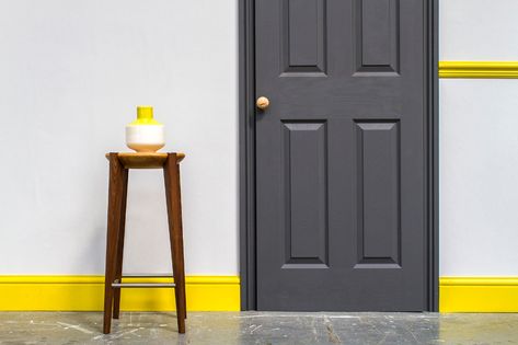 3 Ways to use colour on skirting boards and architrave to improve your home Yellow Skirting Boards, Dark Architraves, Colourful Skirting Boards, Skirting Board Ideas Colour, Architrave Ideas, Painted Skirting Boards, Coloured Skirting Boards, Grey Skirting Boards, Skirting Board Ideas