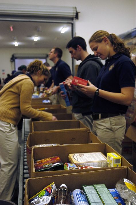 Food Bank Volunteer, Historical Fiction Writing, Give Volunteer, Places To Volunteer, School Volunteer, Good Wednesday, Volunteer Opportunities, Food Bank, Afterschool Activities