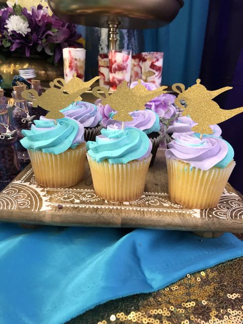 Aladdin Cupcake Ideas, Princess Jasmine Cupcakes, Jasmine Cupcakes, Jasmin Princess, Jasmine Birthday Cake, Cupcakes Princesas, Princess Jasmine Cake, Jasmine Cake, Aladdin Birthday Party