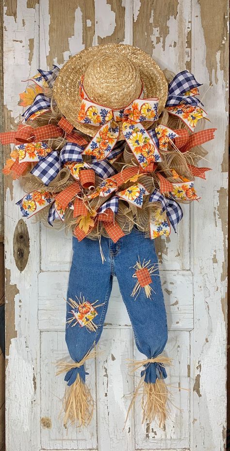 Straw Hat Scarecrow Wreath, Scarecrow Wreath Diy, Scarecrow Decorations, Make A Scarecrow, Diy Scarecrow, Fall Deco Mesh, Americana Wreath, Scarecrow Wreath, Fall Deco