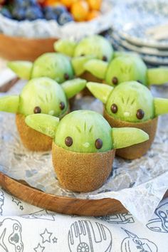 Star Wars Food, Healthy Halloween Treats, Decorações Com Comidas, Food Art For Kids, Cute Snacks, Easy Food Art, Sweet Snacks Recipes, Fun Kids Food, Food Crafts