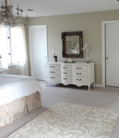 Bedroom boom - Sandstone in Flat Behr / Paint Color. Good living room and hallway color. Behr Antique White, Budget Bedroom Makeover, Hallway Colours, Behr Paint Colors, Paint Color Inspiration, Budget Bedroom, Behr Paint, Room Paint Colors, Paint Colors For Living Room