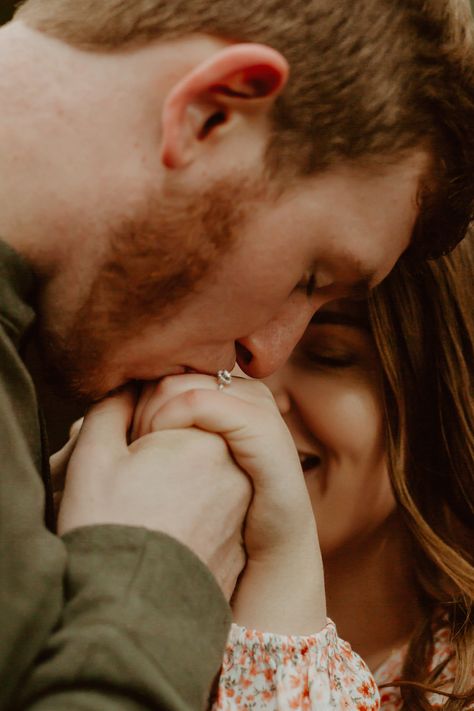 Engagement Photos On One Knee, Kissing Hand Engagement Photo, Fun Engagement Photo Shoot Ideas, Creative Fall Engagement Photos, Engagement Photos Up Close, Engagement Announcement Poses, Engagement Photos Ring Hands, Cute Fall Engagement Photos, Engagement Photos Short Hair