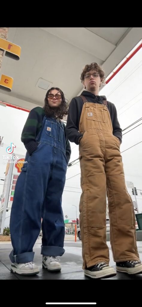 Men In Dungarees, Mens Overalls Outfits Street Styles, Men’s Overalls Outfit, Brown Overalls Outfits, Mens Overalls Outfits, Brown Overalls, Overall Men, Overalls Outfits, Overalls Men