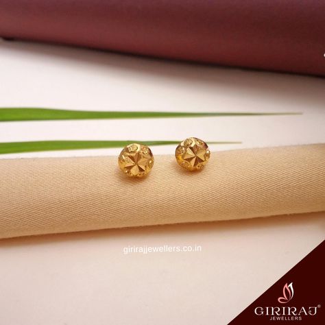 22k Gold Studs Daily Use Gold Earrings Indian, Baby Jewelry Gold, Small Earrings Gold, 22k Gold Earrings, Gold Earrings Indian, Gold Jewels Design, New Gold Jewellery Designs, Gold Earrings Models, Modern Gold Jewelry