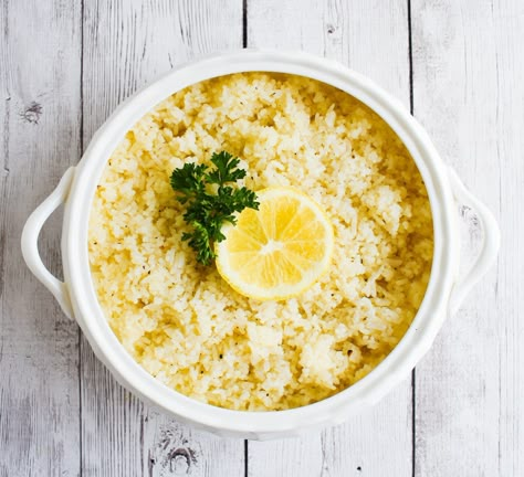 A light and flavorful recipe for Low-FODMAP Lemon Rice...the perfect side for any low-FODMAP meal that is gluten-free and vegan. Vanilla Rice Pudding, Low Fodmap Vegetables, Ibs Friendly Food, Fod Map, Lemon Rice Soup, Fodmap Recipes Dinner, Low Fodmap Chicken, Low Fodmap Recipes Dinner, Healthy Stomach