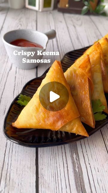 Azmia Iqbal on Instagram: "Crispy Lamb Keema Samosas ✨  Make these simple and delicious keema samosas for iftar this Ramadan. You can freeze them as well & fry them when required.  If you liked this recipe, please save this post & follow me @miasweetsneats for more!  Makes 20 (Multiply accordingly for bigger batches)  Ingredients 300g Lamb Keema 1 tbsp neutral oil  1 tbsp grated garlic 1/2 tbsp grated ginger  3 chopped green chillies 1 tsp salt ( or to taste ) Toast & coarsely grind 1 tbsp coriander seeds & 1 tsp cumin seeds  2 medium onions, diced   Samosa Sheets  - In a hot pan, add keema & a big pinch of salt. Sear it & break up big chunks. Cook till all of the water from the keema evaporates & its cooked through - the natural oil from the lamb fat starts coming out ( about 15-20 mins ) Keema Samosa Recipe, Crispy Lamb, Lamb Keema, Keema Samosa, Desi Khana, Samosa Recipe, Creative Gift Wraps, Cumin Seeds, Gift Wraps