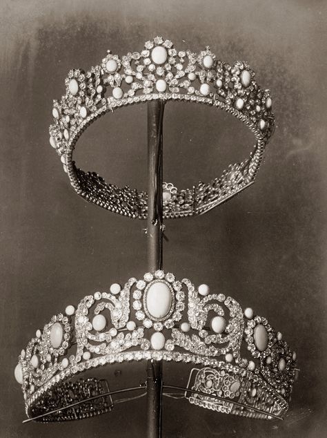 The French Crown Jewels J’adore Diamants | ZsaZsa Bellagio - Like No Other Royal Diamond, Royal Crown Jewels, Royal Crowns, Solitaire Diamond Pendant, Royal Tiaras, French Collection, Beautiful Tiaras, Diamond Tiara, Historical Jewellery