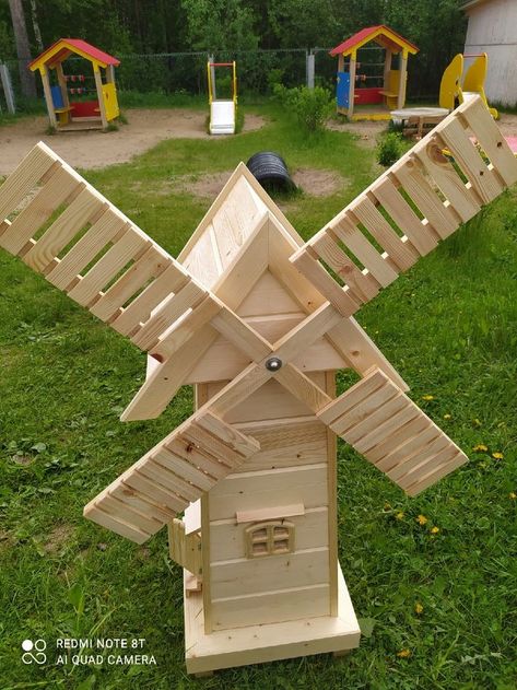 Garden Windmill Plans, Wooden Windmill Plans, Windmill Woodworking Plans, Windmill Plan, Windmill Diy, Backyard Crafts, Wooden Windmill, Yard Art Crafts, Garden Windmill