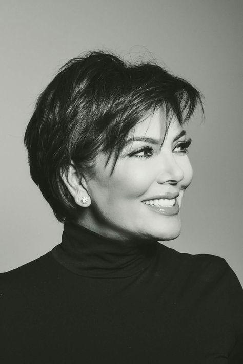 Happy Birthday Kris More Chris Jenner Haircut, Kris Jenner Haircut, Kris Jenner Hair, Kris Jenner Style, Stile Kylie Jenner, Jenner Hair, Kardashian Hair, Mom Hairstyles, Kris Jenner