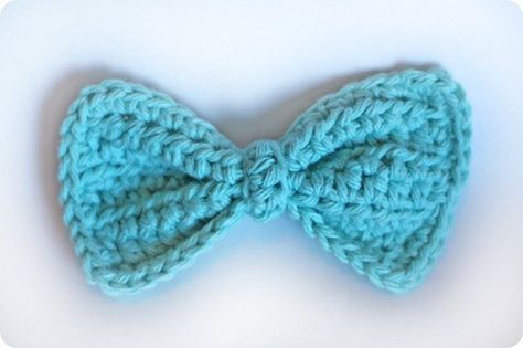 IMG_1568 edit Simple Crochet Bow Pattern, Crocheted Bows, Crochet Bows Free Pattern, Crocheted Bow, Crochet Bow Ties, Crochet Bow Pattern, Bow Crochet, Crochet Embellishments, Crochet Bow