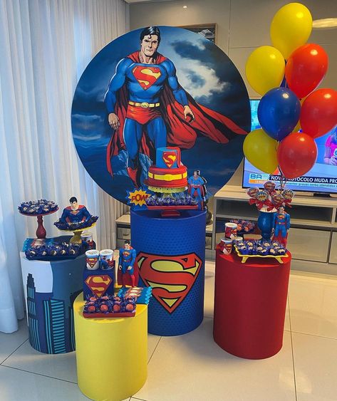 Superman Birthday Party Decorations, Superman Party Decorations, Superman Birthday Cake, Superman Birthday Party, Sibling Birthday Parties, Superman Party, Boy Party Decorations, 8th Birthday Cake, Marvel Birthday Party