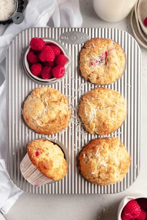 Raspberry Coconut Muffins Easy Lemon Cake Recipe, Raspberry Muffin Recipes, Lemon Cake Mix Recipe, Triple Chocolate Muffins, Lemon Cake Easy, Coconut Baking, Raspberry Yogurt, Bakery Style Muffins, Coconut Muffins