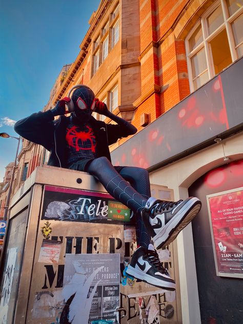 Miles Morales Spiderman Cosplay, Miles Morales Real Life, Graduation Spiderman, Across The Spider Verse Cosplay, Spidersona Cosplay, Miles Morales Outfit, Spiderman Photoshoot, Spider Verse Cosplay, Spiderverse Cosplay