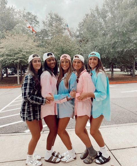 Preppy Day Spirit Week, Frat Theme Football Game Outfits, Frat Outfits Football Game, Simple Preppy Halloween Costumes, Group Themes Outfits, Frat Night Student Section Outfits, Best Friend Halloween Costumes 2022, Spirt Days Ideas Outfits, Frat Boy Outfits For Girls Costume Ideas