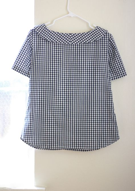 Gingham Shirt Refashion Refashion Mens Shirt, Recycled Mens Shirt, Old Shirt Refashion, Men's Shirt Refashion, Cut Hoodies, Umgestaltete Shirts, Mens Shirt Refashion, Gingham Blouse, Tshirt Makeover