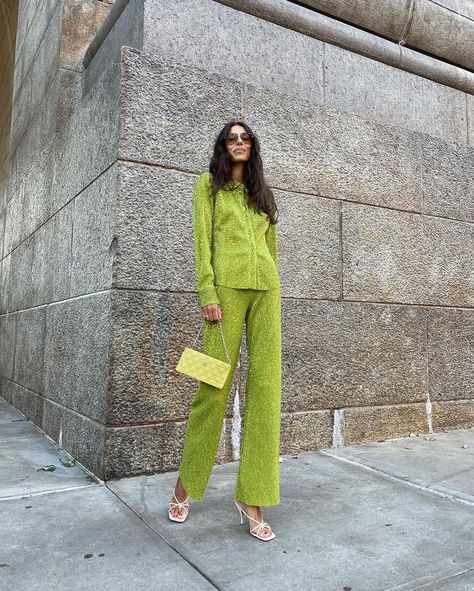 9 Stylish Wedding Guest Outfits You Can Always Rely On | Who What Wear UK Wedding Guest Outfits Uk, October Wedding Guest Outfits, Green Clutch Bag, Wedding Guest Dress Inspiration, Wedding Guest Outfit Ideas, Dress Pants Outfits, Wedding Guest Outfit Fall, Dress Code Wedding, Quirky Wedding