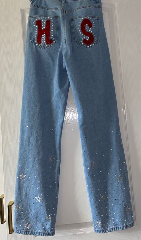 harry styles love on tour HS trousers pants stars red denim blue jeans gems rhinestones hslot HSLOT 2023 inspo inspiration ideas Harry Styles Jeans Diy, Hs Pants Harry Styles, Harry Styles Diy Clothes, Harry Styles Pants Diy, Diy Harry Styles Outfits, Harry Styles Denim Outfit, Harry Styles Trousers, Harry Concert Outfit Ideas, Hs Jeans