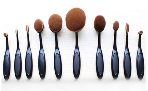 Professional Makeup Set, Mac Brush, Pop Makeup, Oval Makeup Brush, Cheek Contour, Face P, Oval Brush, Skincare Advice, Skin Care Cosmetics